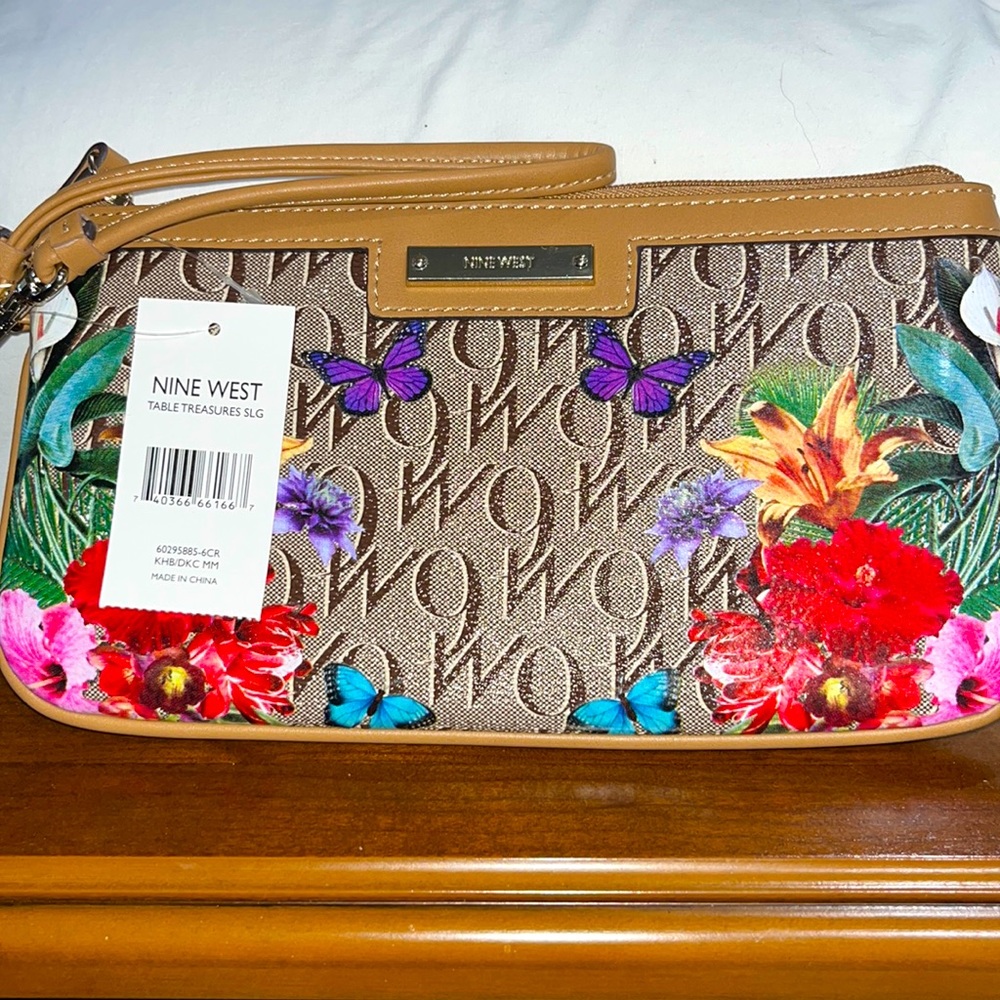 Nine West wristlet